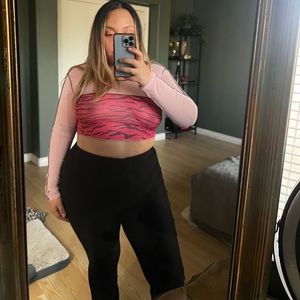 Mesh Contrast Seam Crop Top